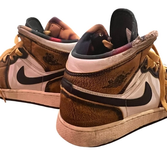 Air Jordan 1 Mid SE Lakers Yellow Black White High Top Sneakers - Picture 5 of 10